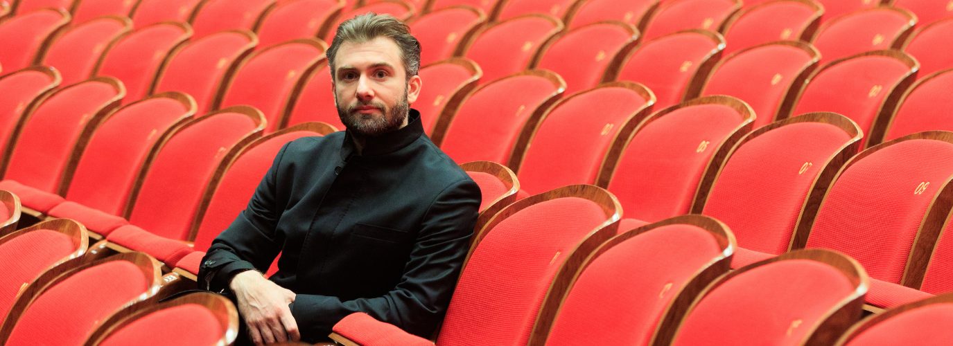 乌克兰指挥家奥列格·谢瑞米塔在上海演出